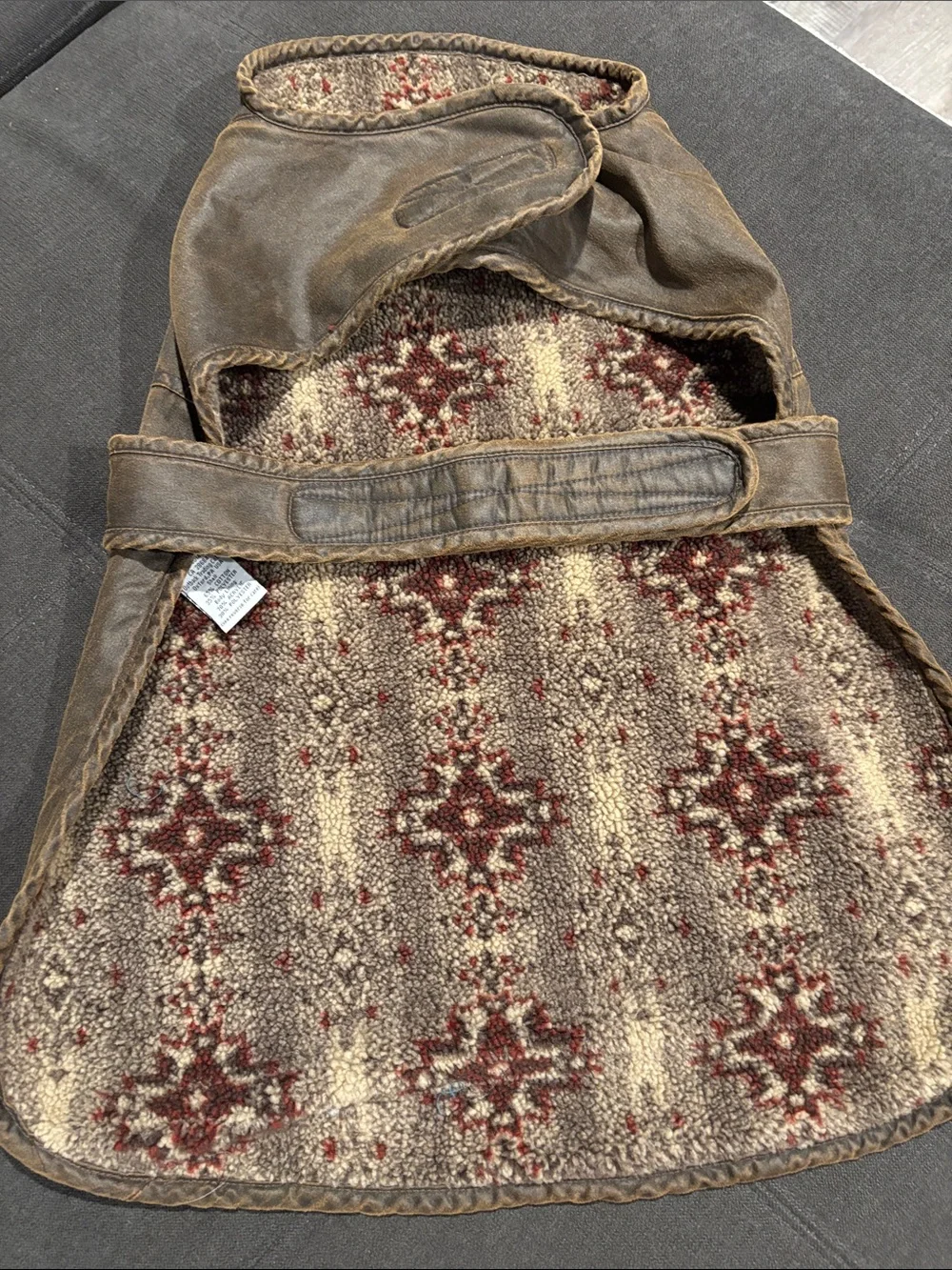 Outback Trading Co. classic dog